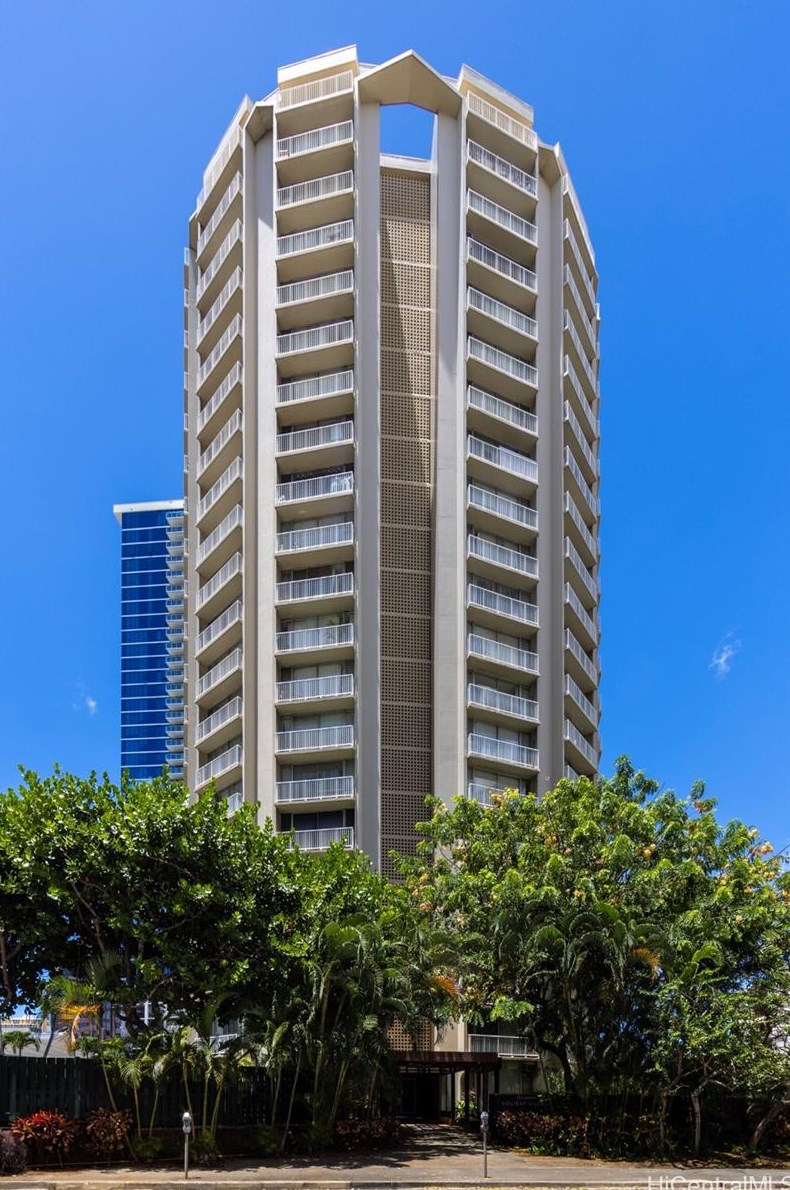 750 Amana St, Honolulu HI  96814-5025 exterior