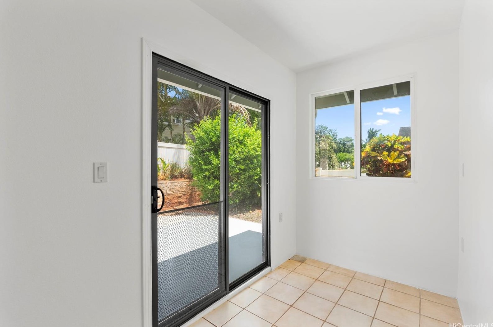 94-1066 Mauele St, Waipahu HI  96797-5817 exterior