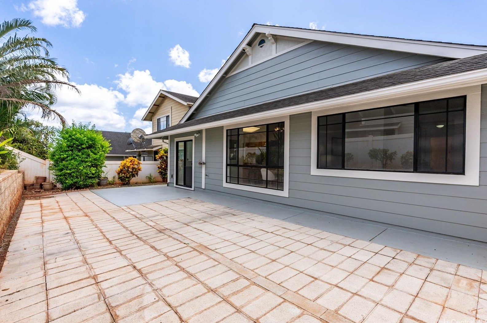 94-1066 Mauele St, Waipahu HI  96797-5817 exterior