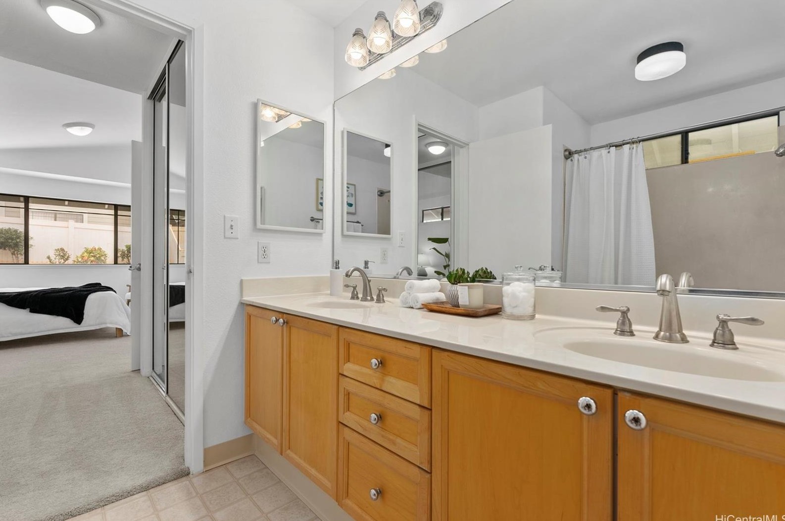 94-1066 Mauele St, Waipahu HI  96797-5817 exterior