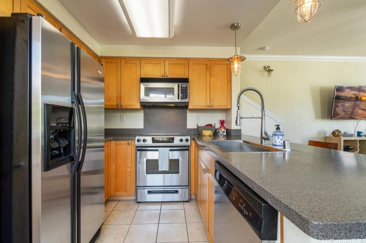 92-1498 Aliinui Dr #108, Kapolei, HI 96707