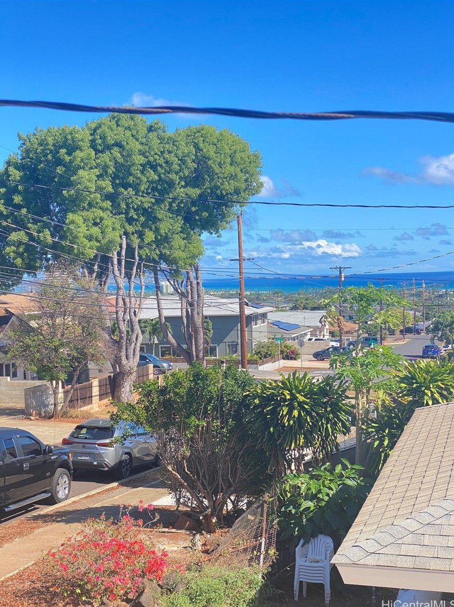 3837 Kaimuki Ave, Honolulu HI  96816-4139 exterior