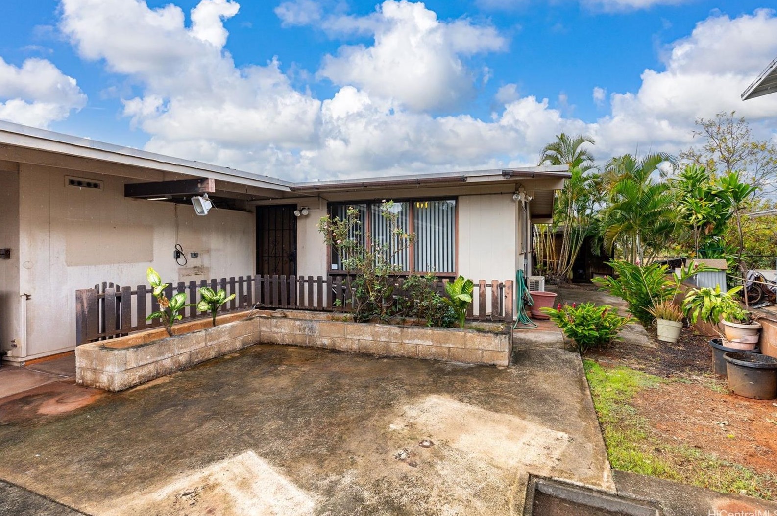 1730 Hoolehua St, Pearl City HI  96782-1732 exterior