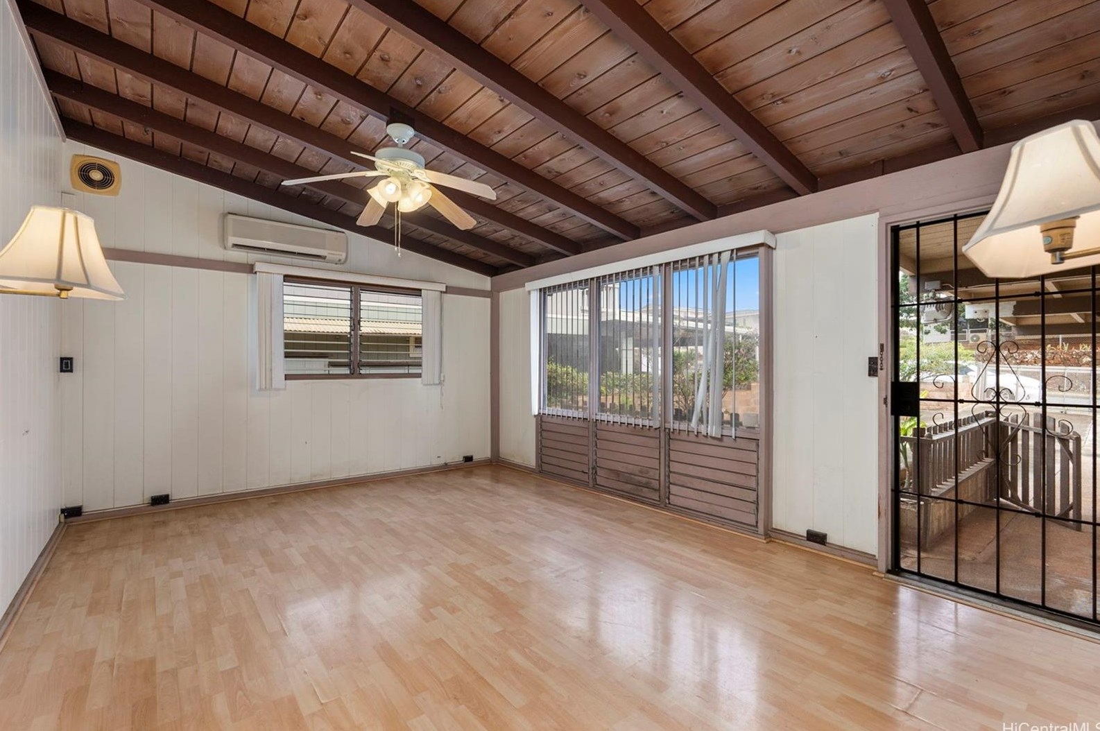 1730 Hoolehua St, Pearl City HI  96782-1732 exterior