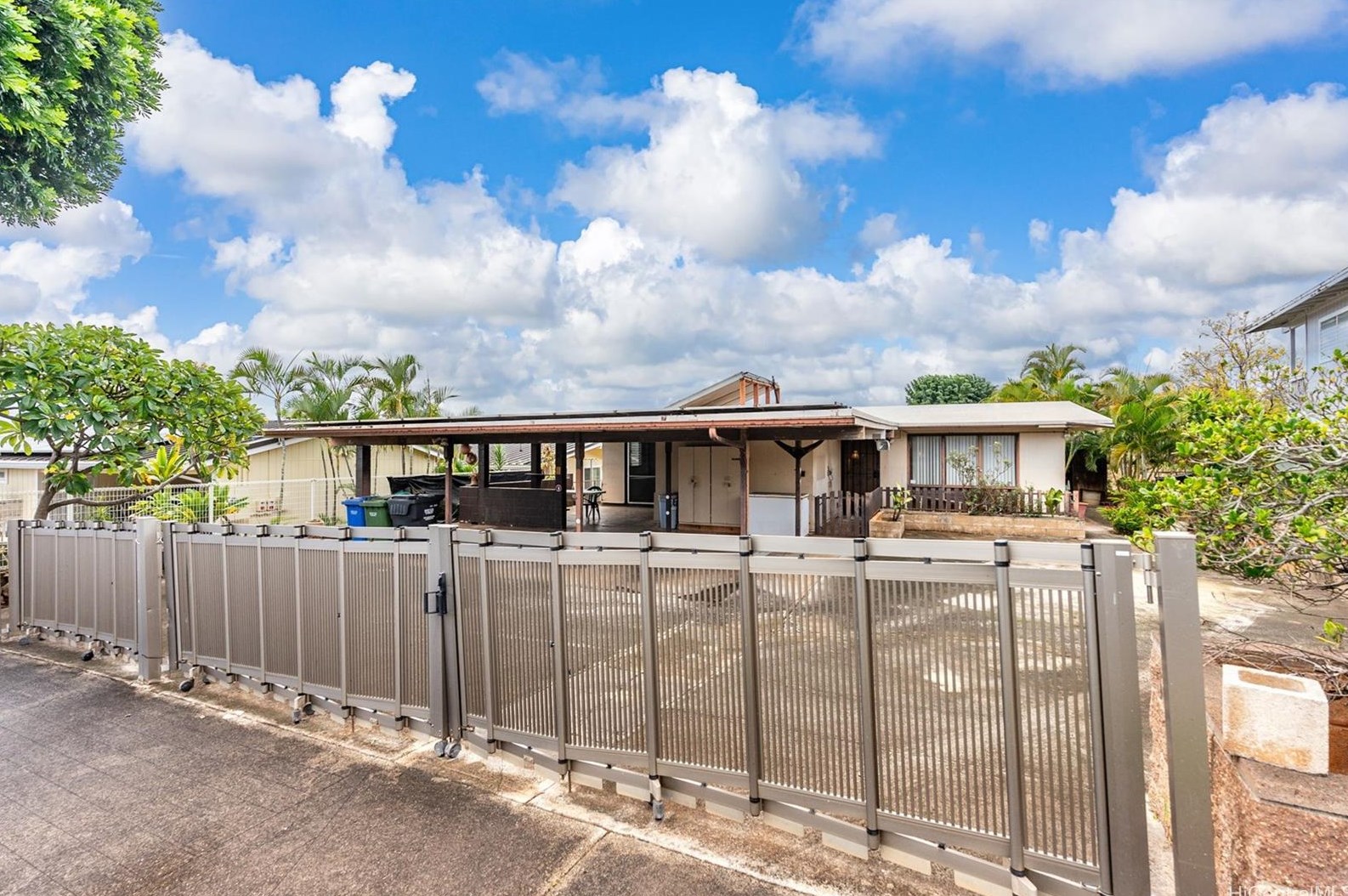 1730 Hoolehua St, Pearl City HI  96782-1732 exterior