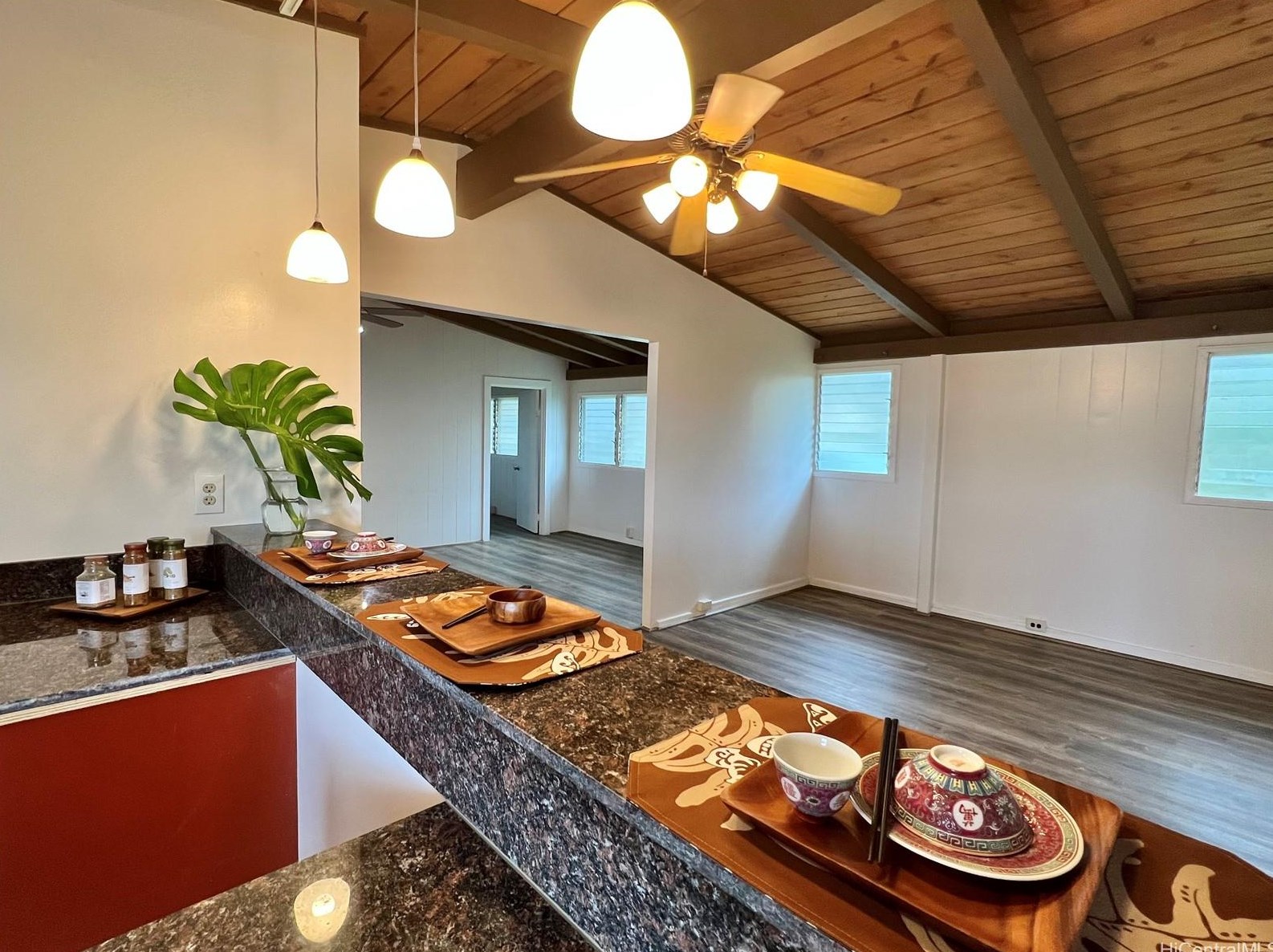 2314 Komo Mai Dr, Pearl City HI  96782-1052 exterior