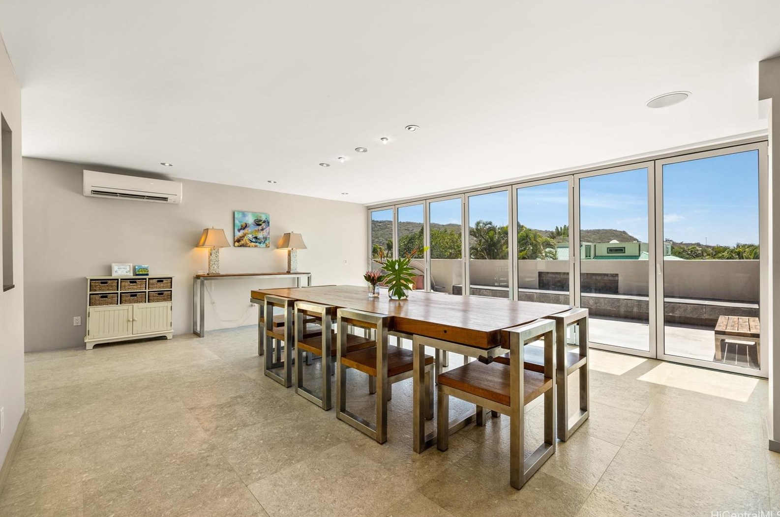 1090 Kahului St, Honolulu HI  96825-2920 exterior