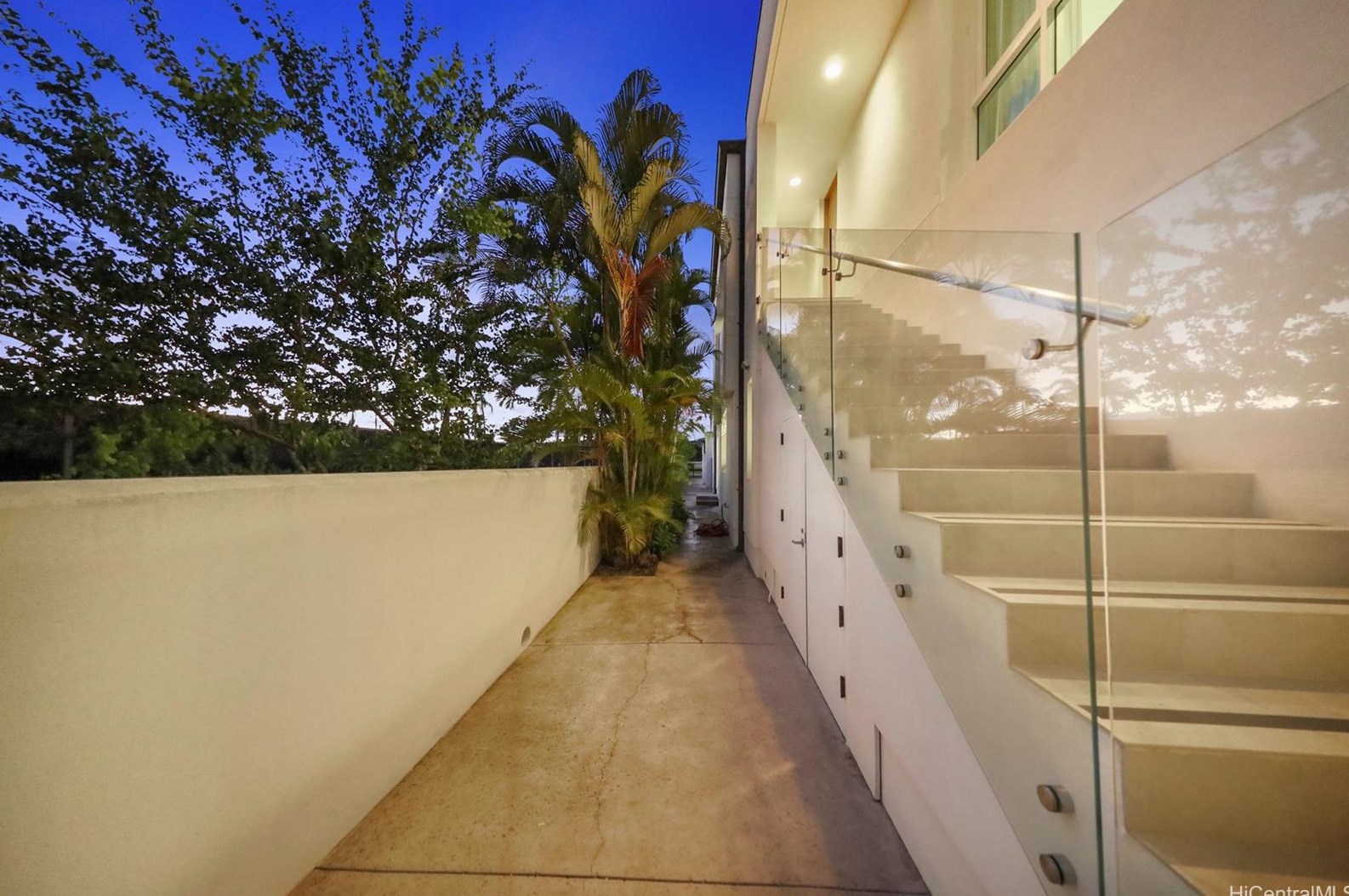 4801 Kahala Ave, Honolulu HI  96816-5231 exterior