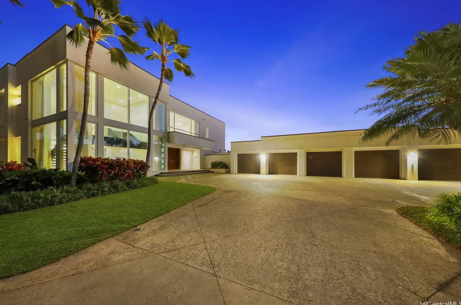 4801 Kahala Ave, Honolulu HI  96816-5231 exterior