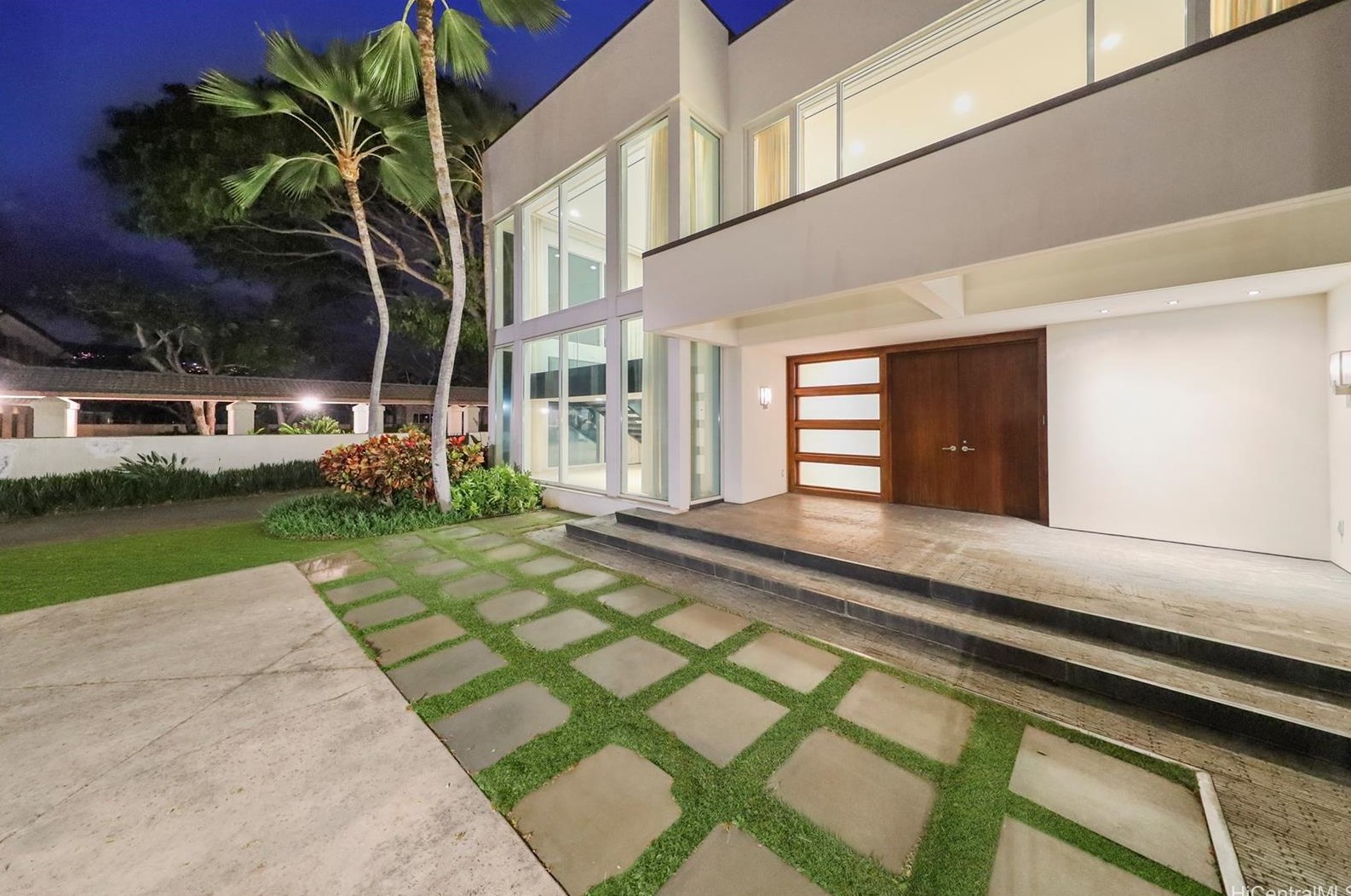 4801 Kahala Ave, Honolulu HI  96816-5231 exterior