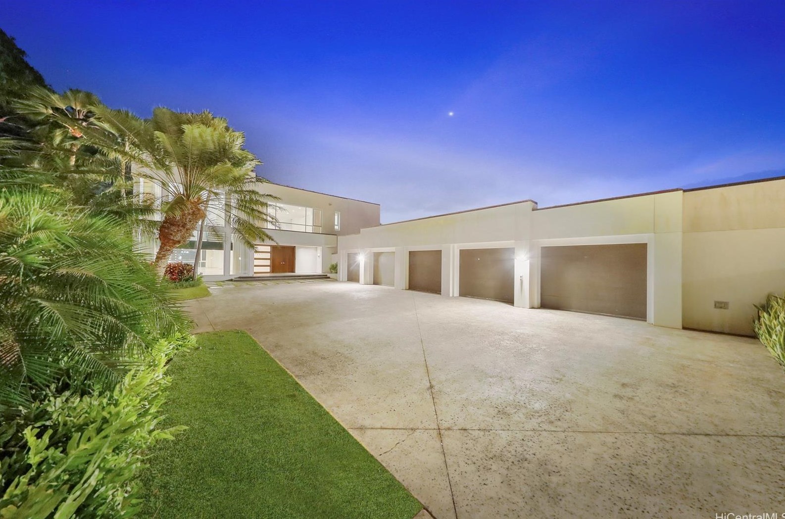 4801 Kahala Ave, Honolulu HI  96816-5231 exterior