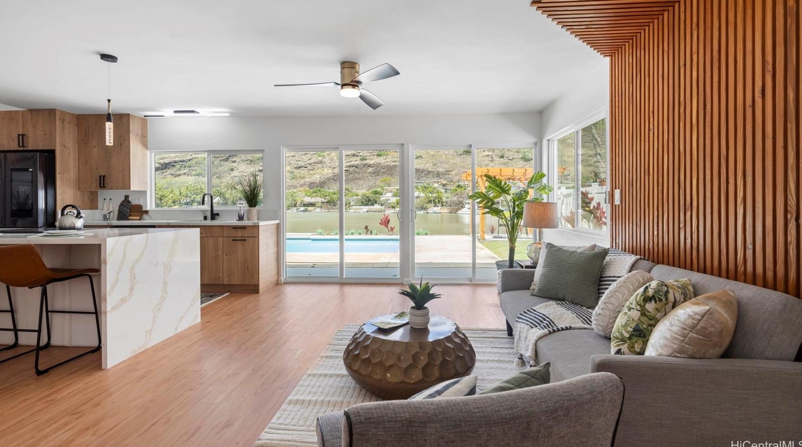 6847 Niumalu Loop, Honolulu HI  96825-1642 exterior