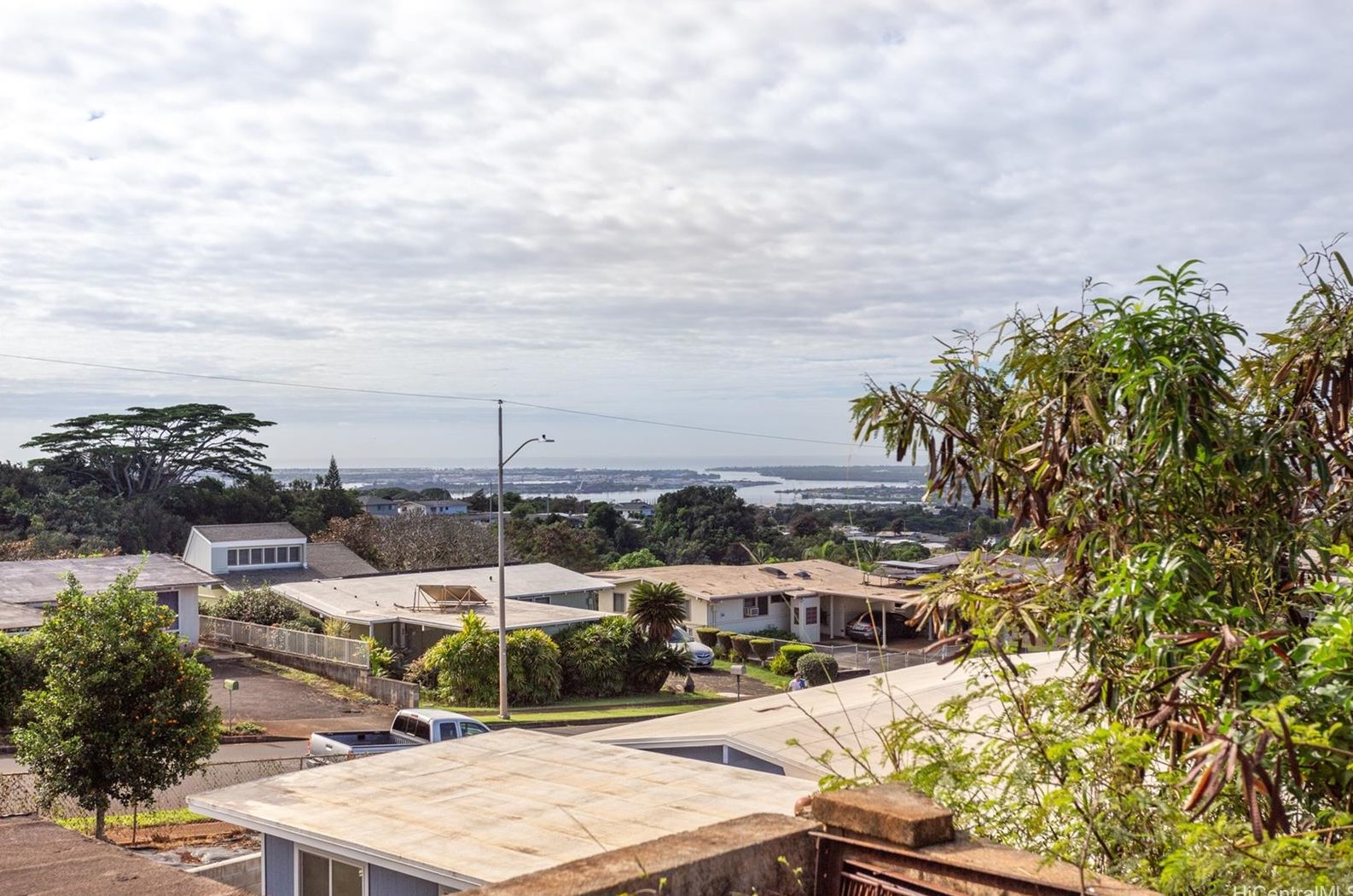 2230 Apoepoe St, Pearl City HI  96782-1239 exterior