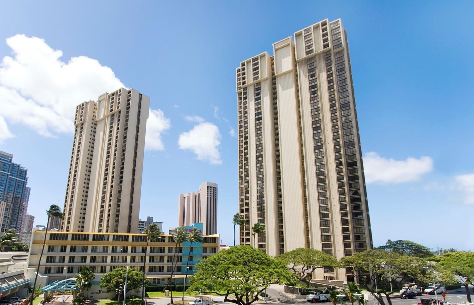 1650 Ala Moana Blvd, Honolulu HI  96815-1432 exterior