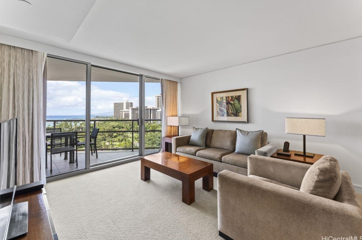 223 Saratoga Rd, Honolulu HI  96815-1942 exterior