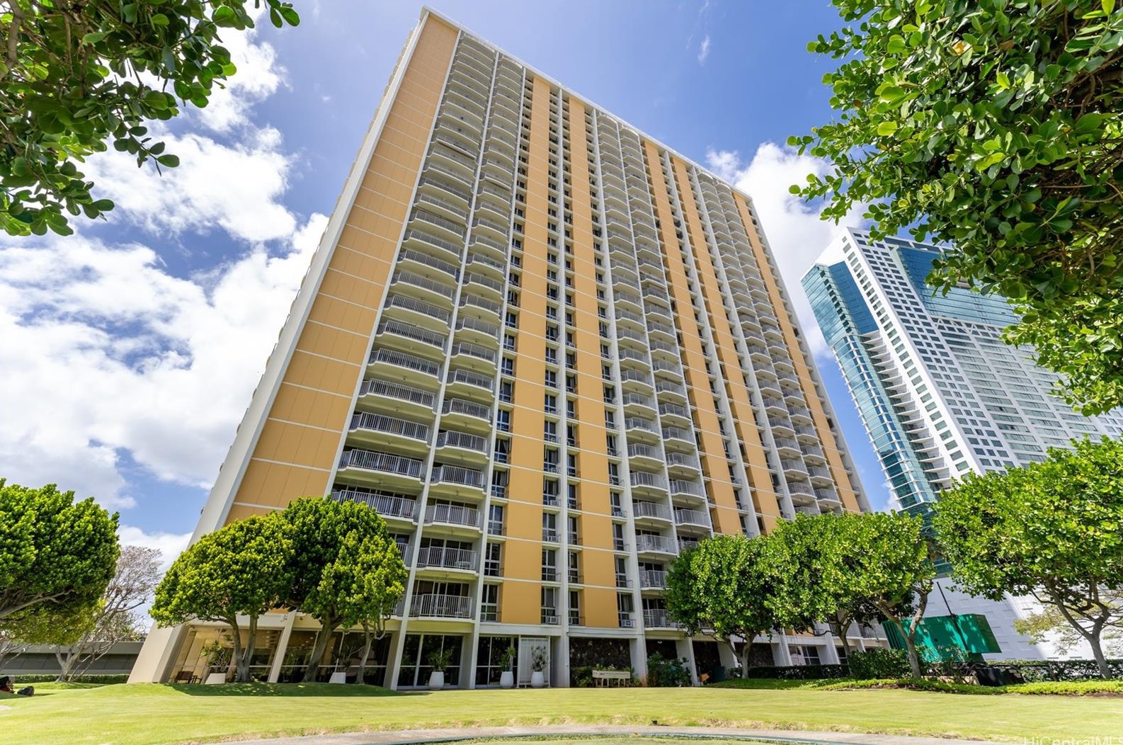 1350 Ala Moana Blvd, Honolulu HI  96814-4215 exterior