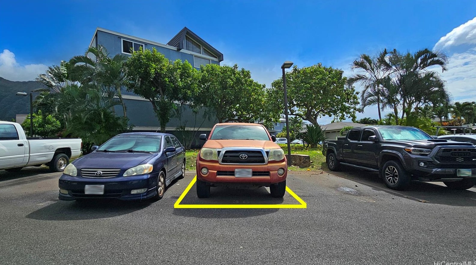84-575 Kili Dr, Nanakuli HI  96792 exterior