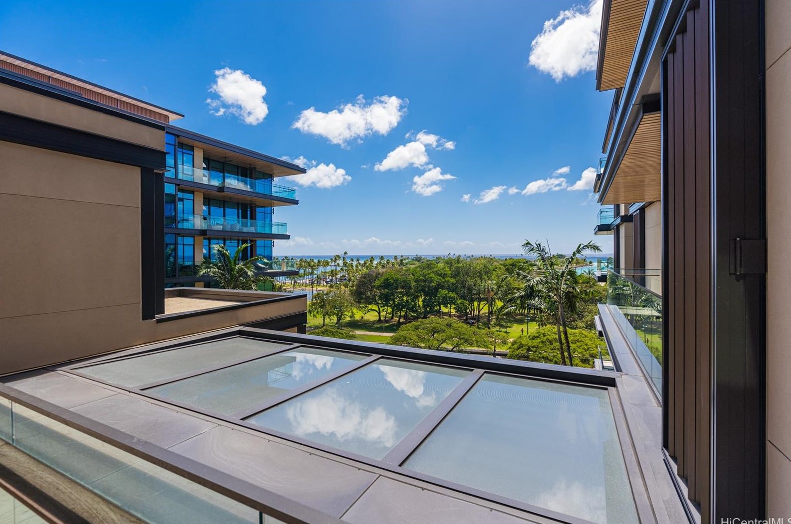 1388 Ala Moana Blvd, Honolulu HI  96814 exterior