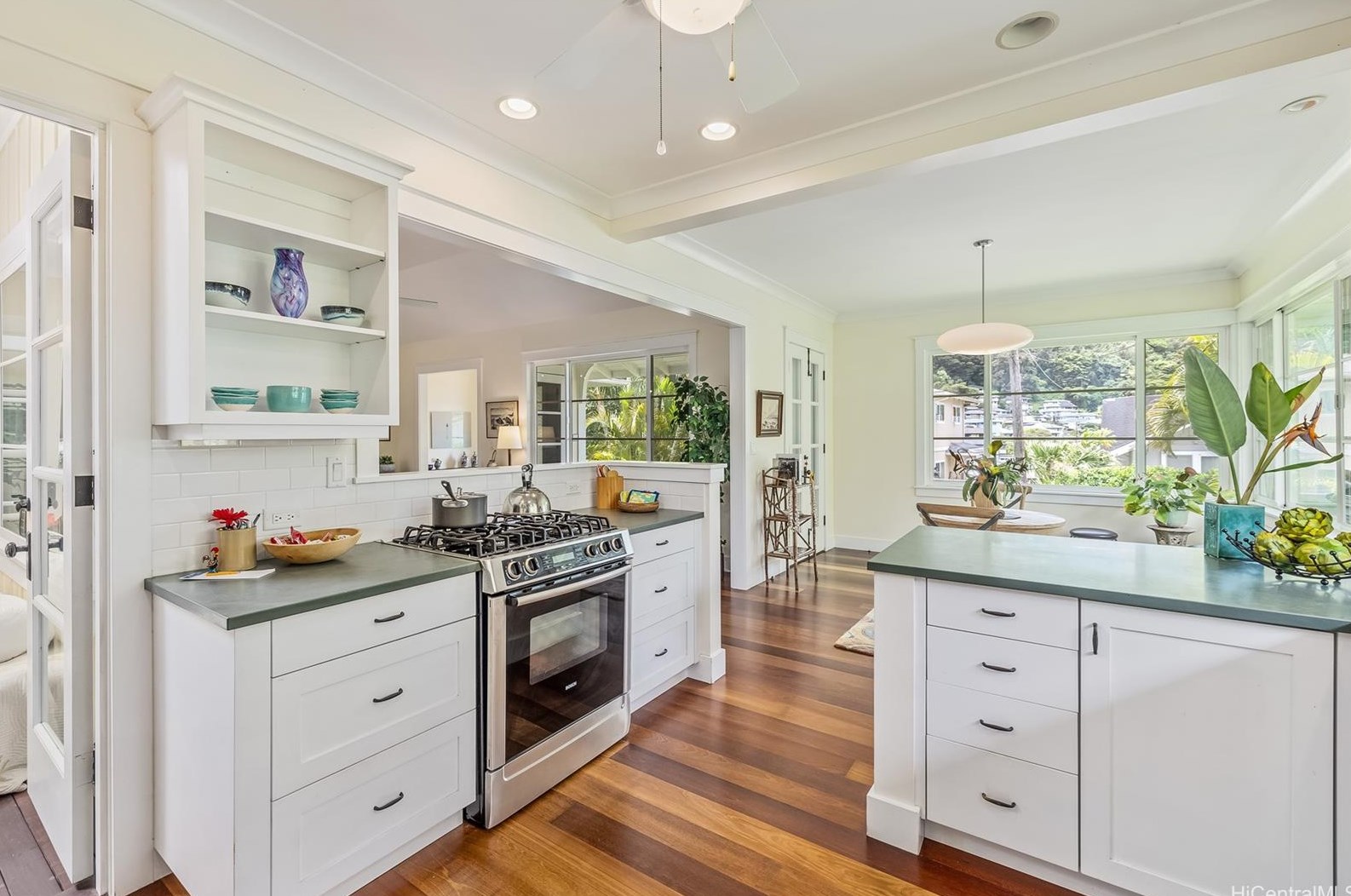 2854 Park St, Honolulu HI 96817-1157 exterior