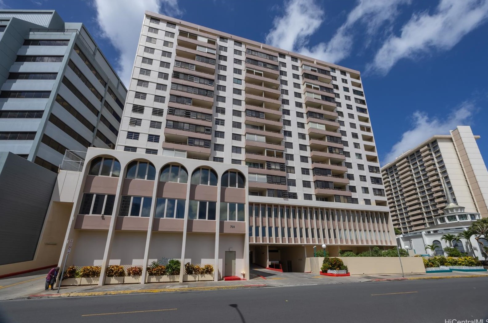 750 Kaheka St, Honolulu HI  96814-3711 exterior