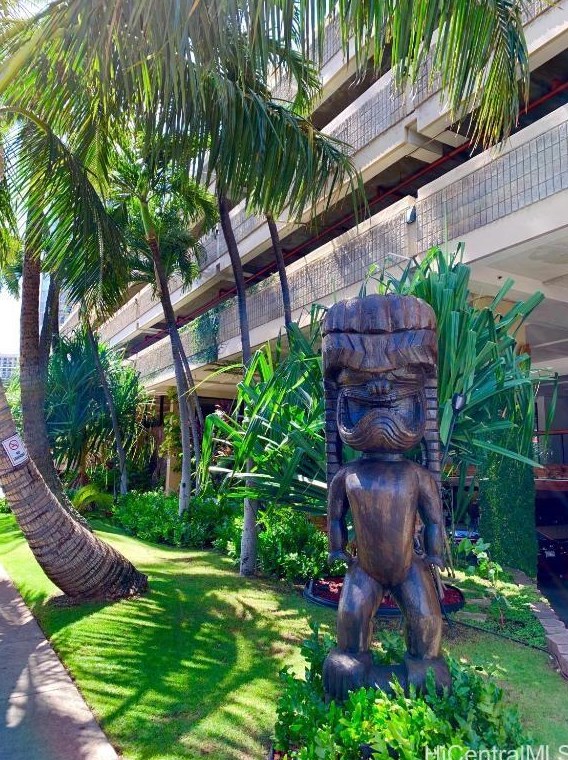 444 Niu St, Honolulu HI 96815-1830 exterior