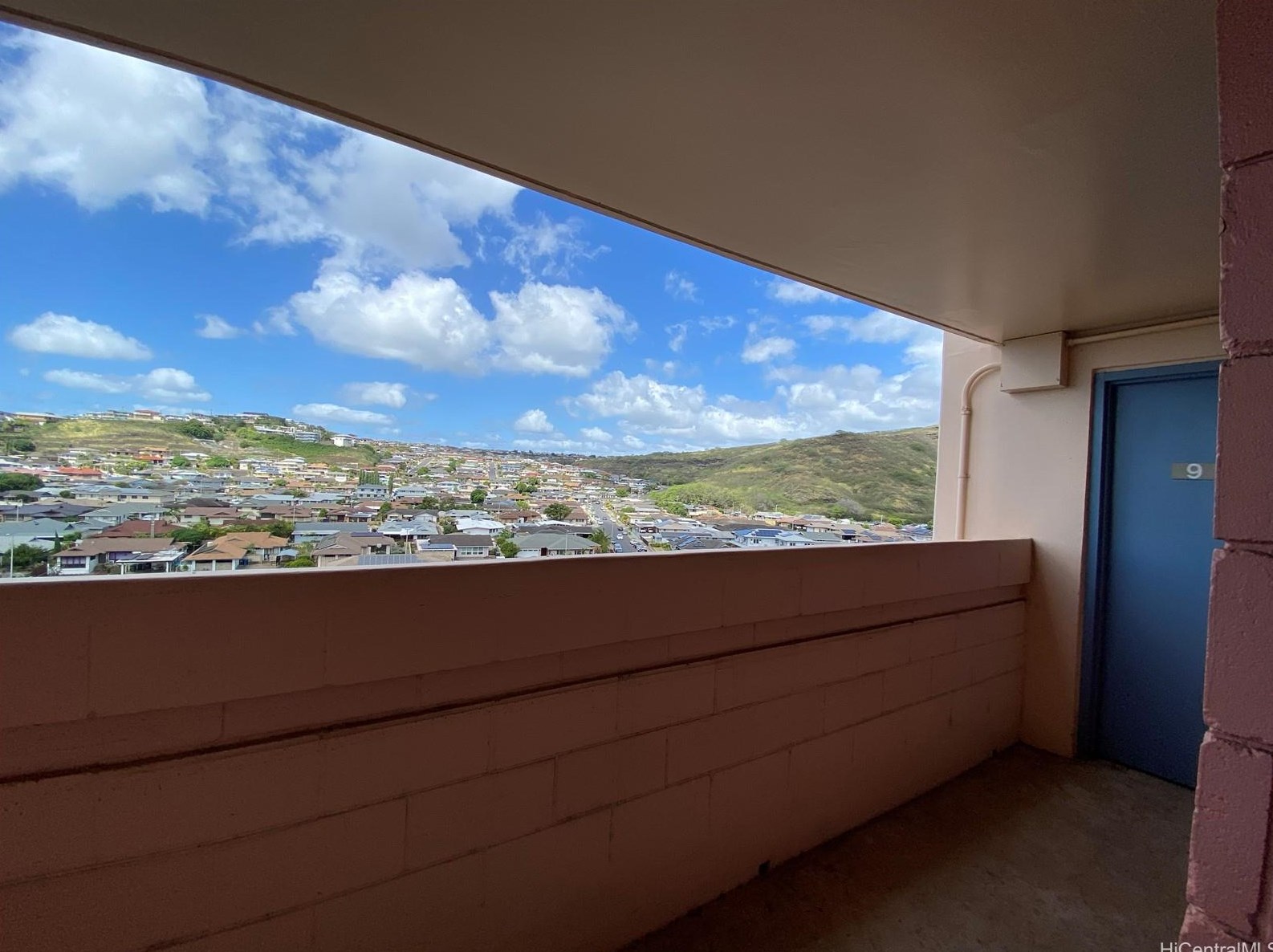 975 Ala Lilikoi St, Honolulu HI  96818-2451 exterior