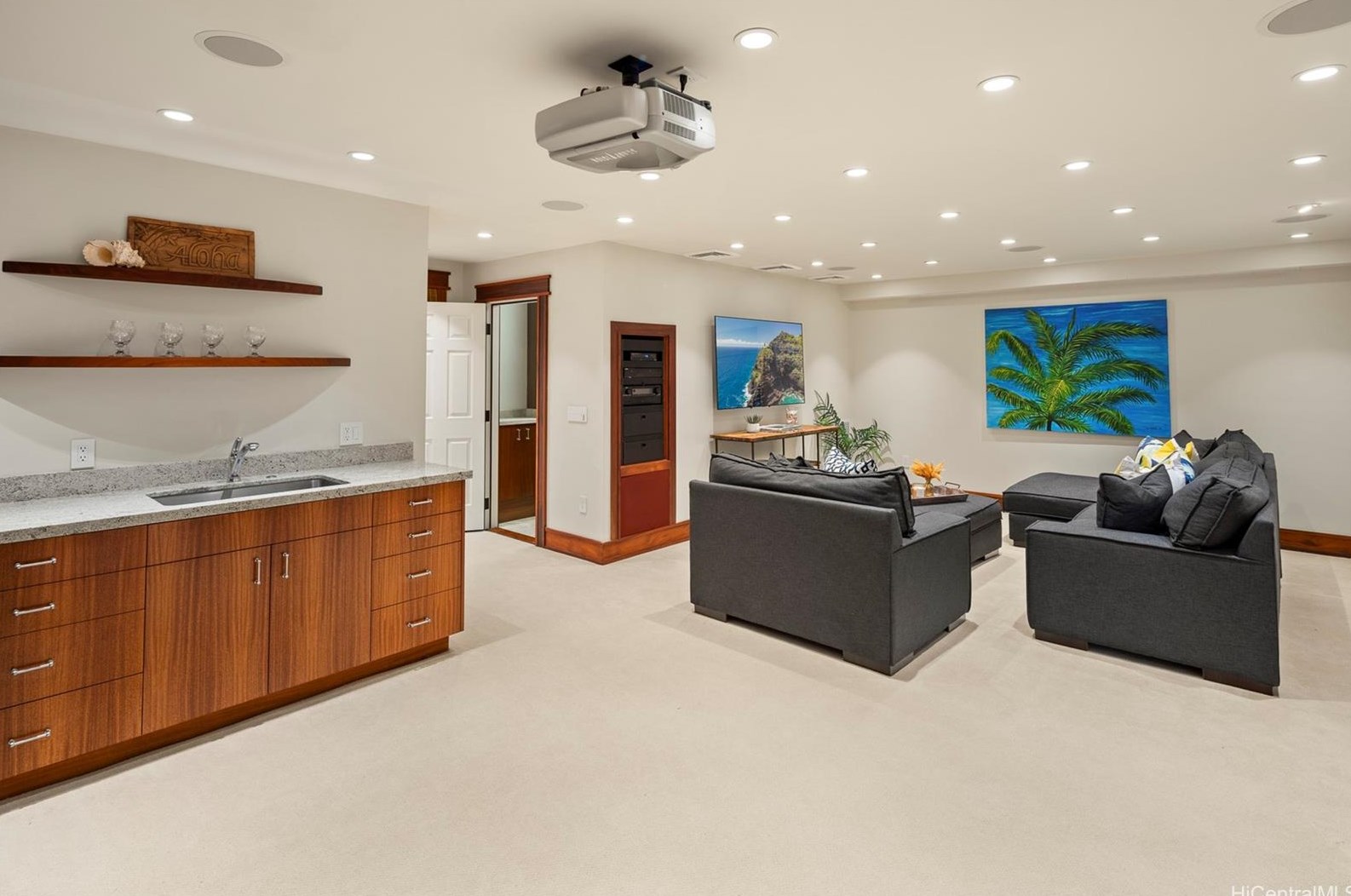 4287 Kahala Ave, Honolulu HI  96816-4821 exterior