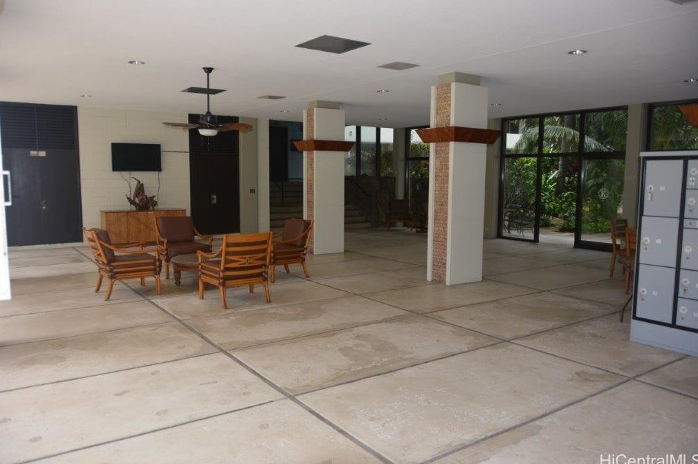 425 Ena Rd, Honolulu HI  96815-1735 exterior