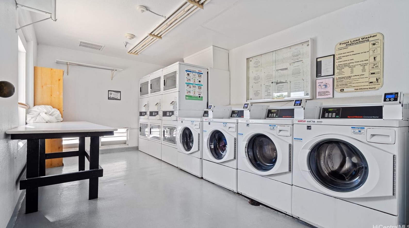 1920 Ala Moana Blvd, Honolulu HI  96815-1865 exterior