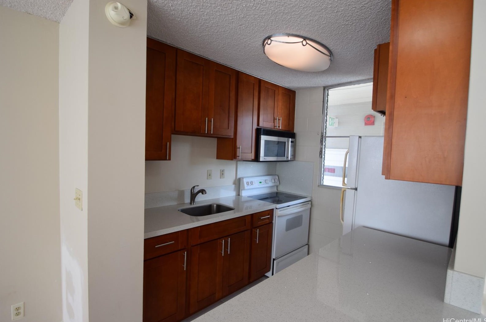 1025 Kalo Pl, Honolulu HI  96826-1634 exterior