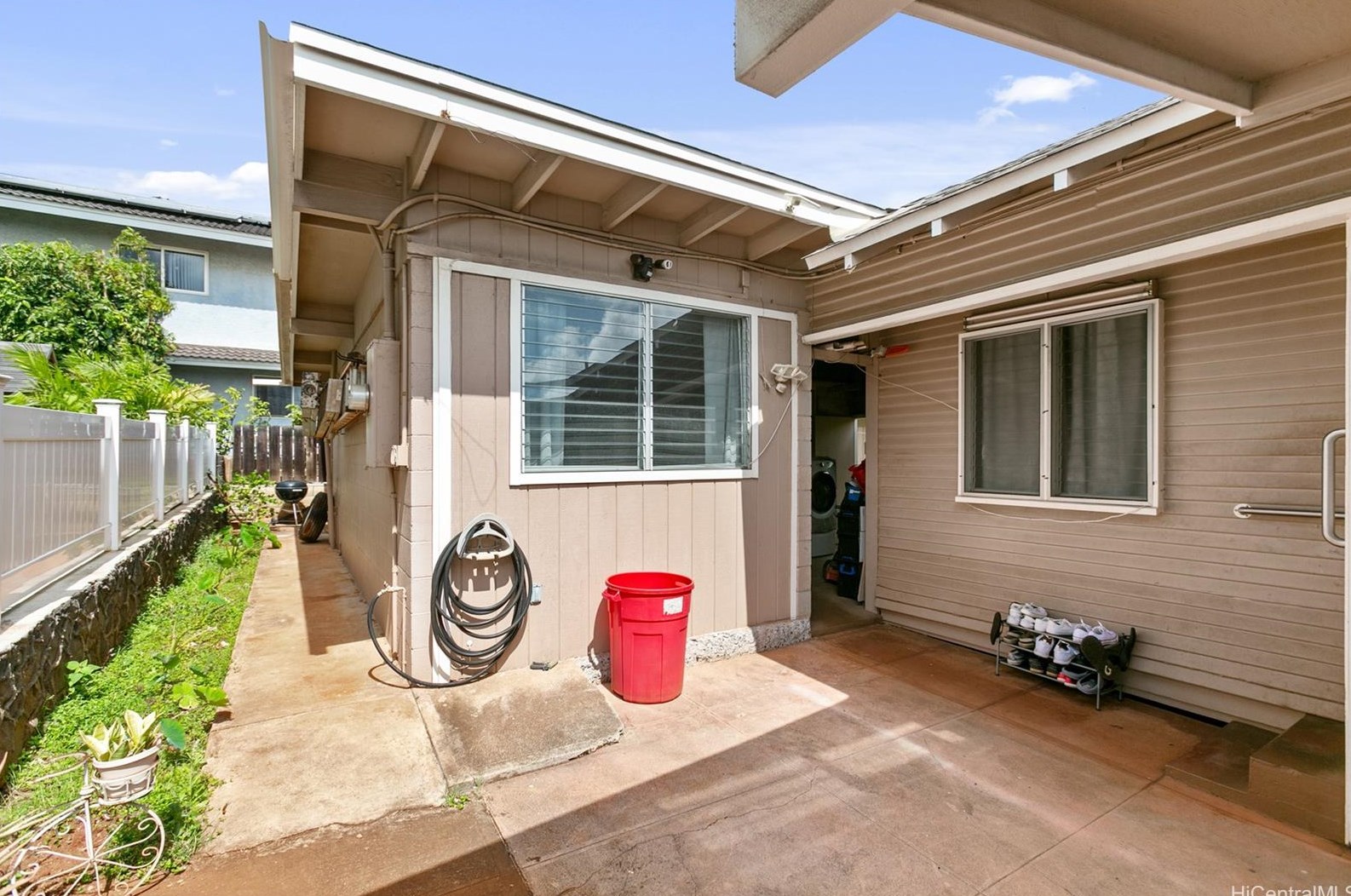 1108 19th Ave, Honolulu HI  96816-4609 exterior