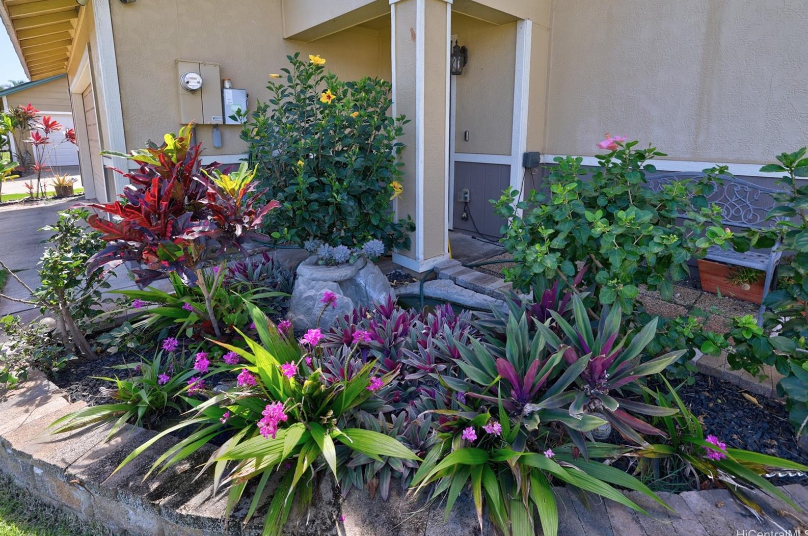 91-324 Hoalauna Pl, Ewa Beach HI  exterior