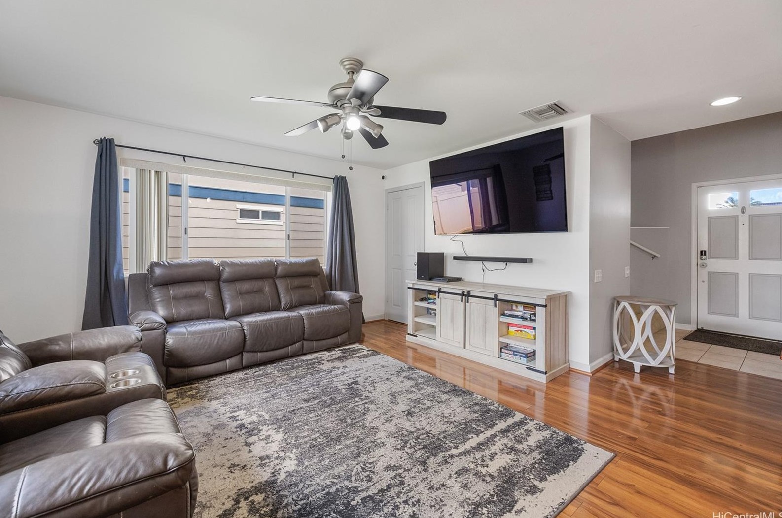 91-324 Hoalauna Pl, Ewa Beach HI  exterior