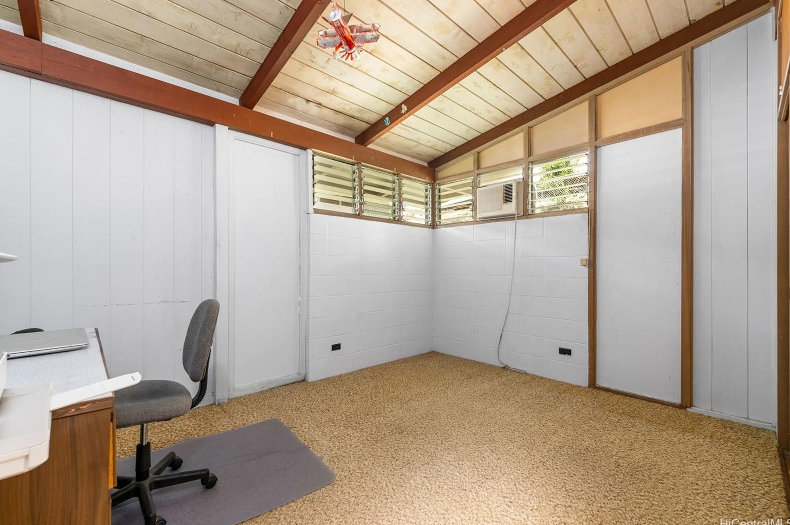 5210 Kilauea Ave, Honolulu HI  96816-5613 exterior