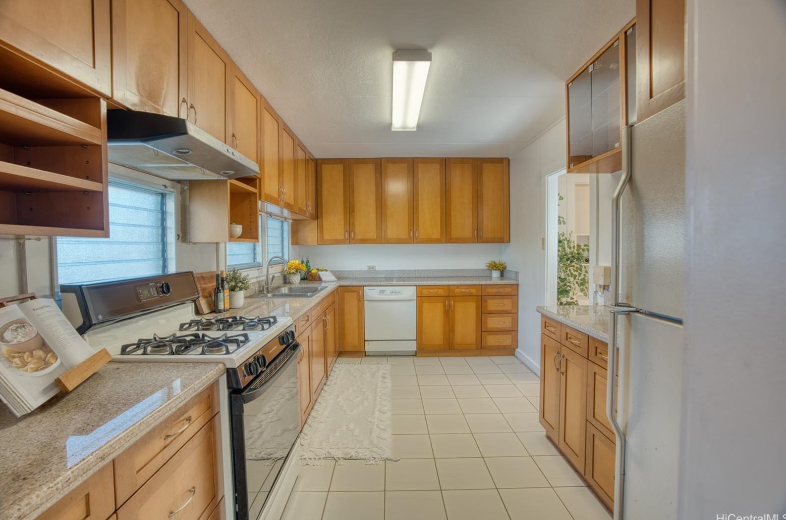 2959 Manoa Rd, Honolulu HI  96822-1852 exterior