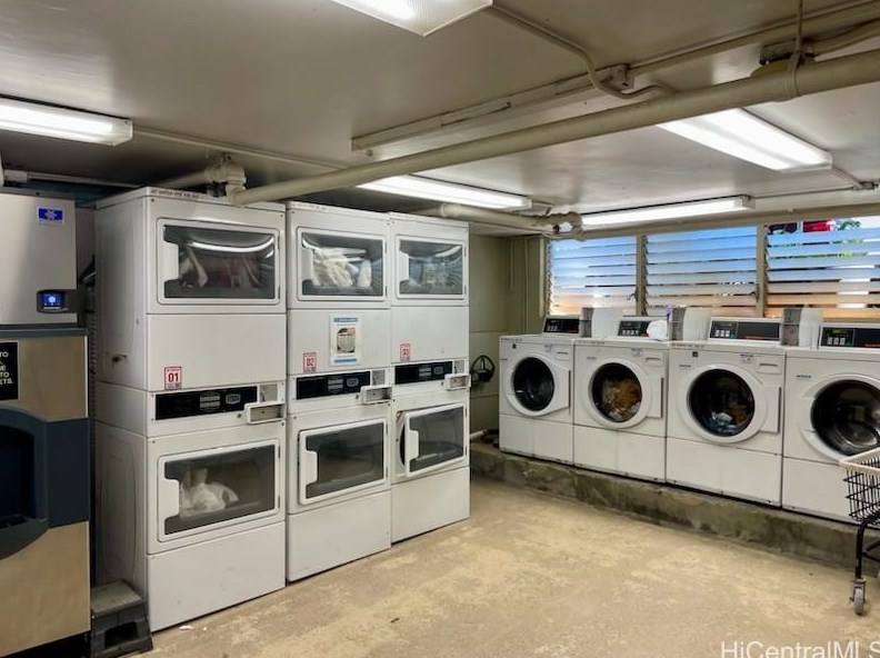 134 Kapahulu Ave, Honolulu HI  96815-4098 exterior