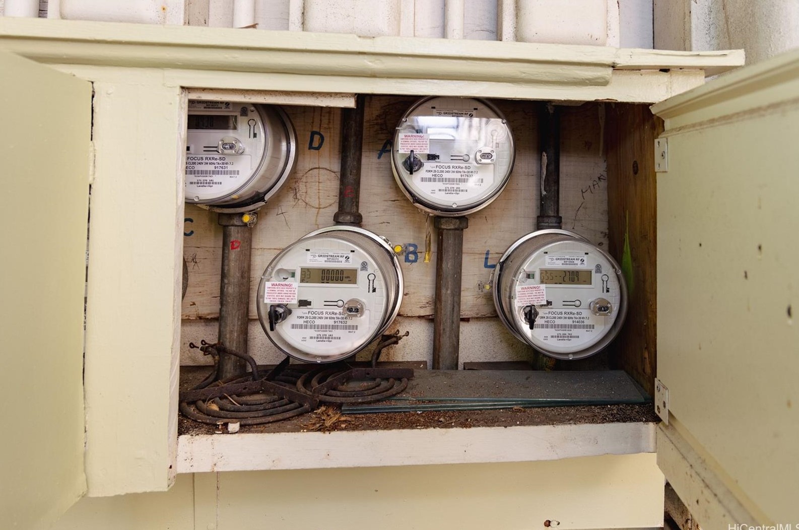 448 Kaiolu St, Honolulu HI 96815-2296 exterior