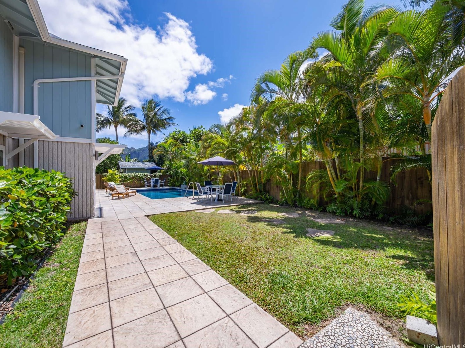 41-38 Ehukai St, Waimanalo HI  96795-1605 exterior
