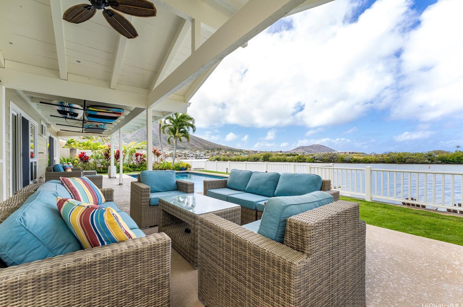 6957 Niumalu Loop, Honolulu HI  96825-1644 exterior