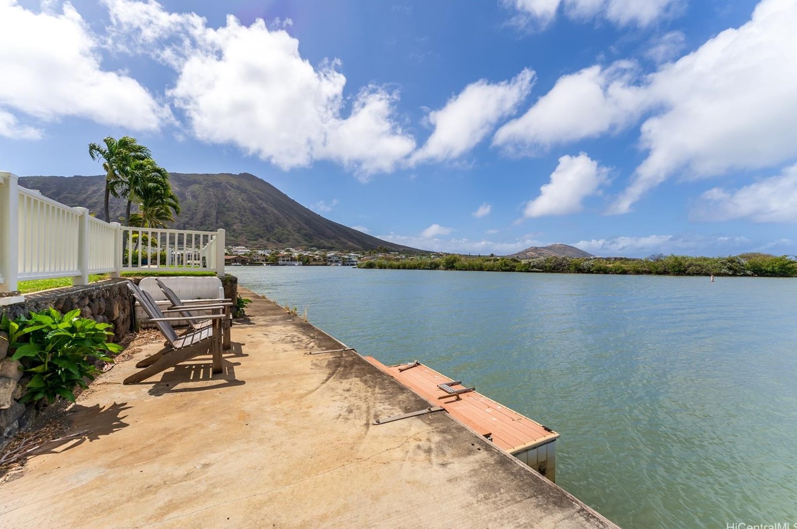 6957 Niumalu Loop, Honolulu HI  96825-1644 exterior