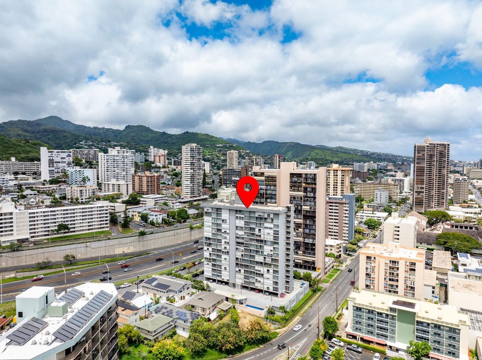 757 Kinalau Pl, Honolulu HI  96813-2638 exterior