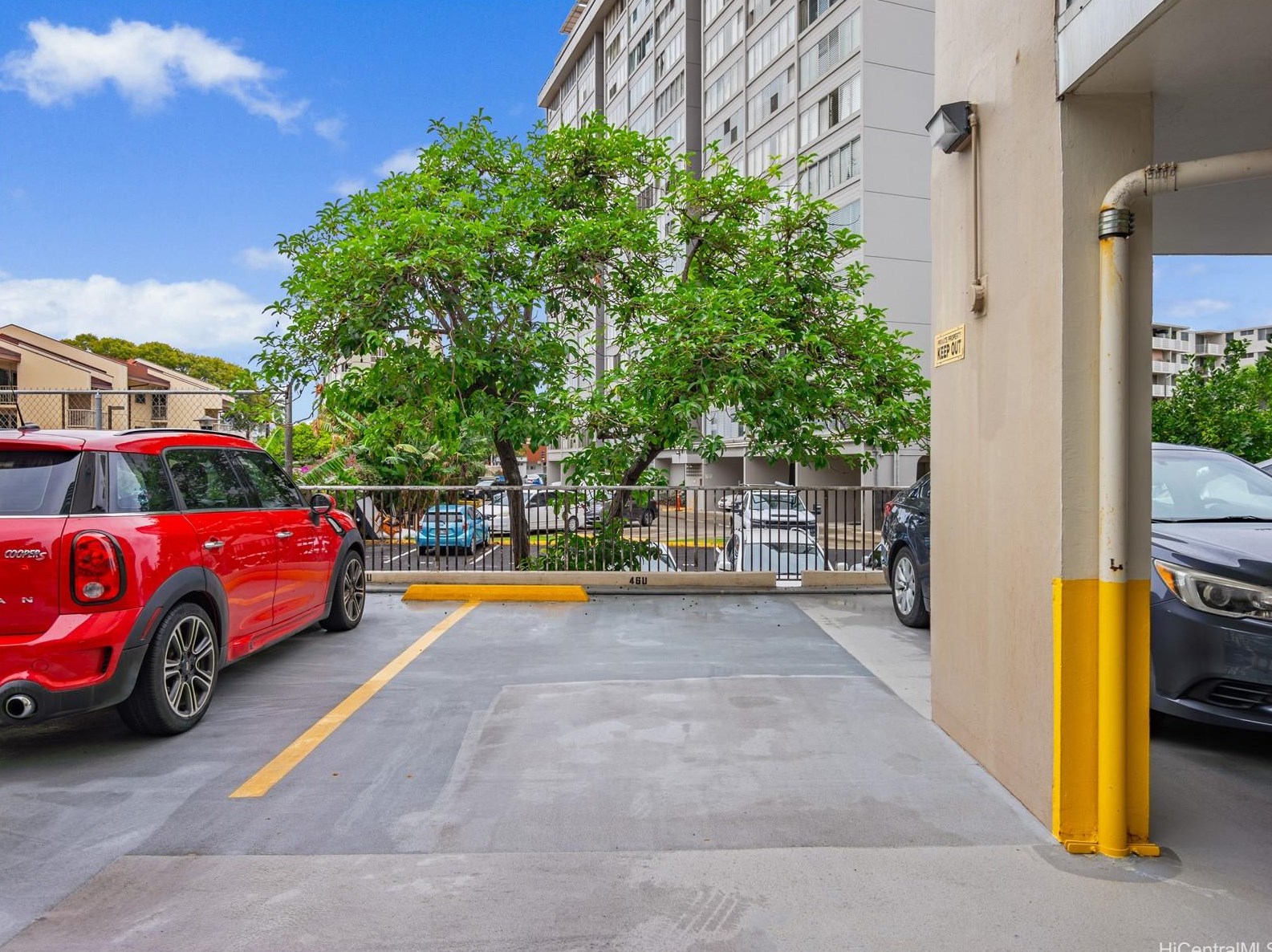 1624 Kanunu St, Honolulu HI  96814-2747 exterior