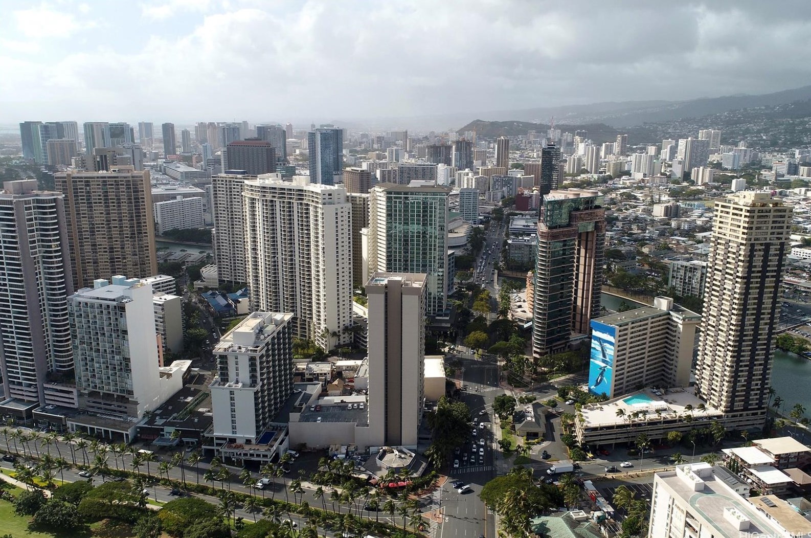 1925 Kalakaua Ave, Honolulu HI  96815-1827 exterior