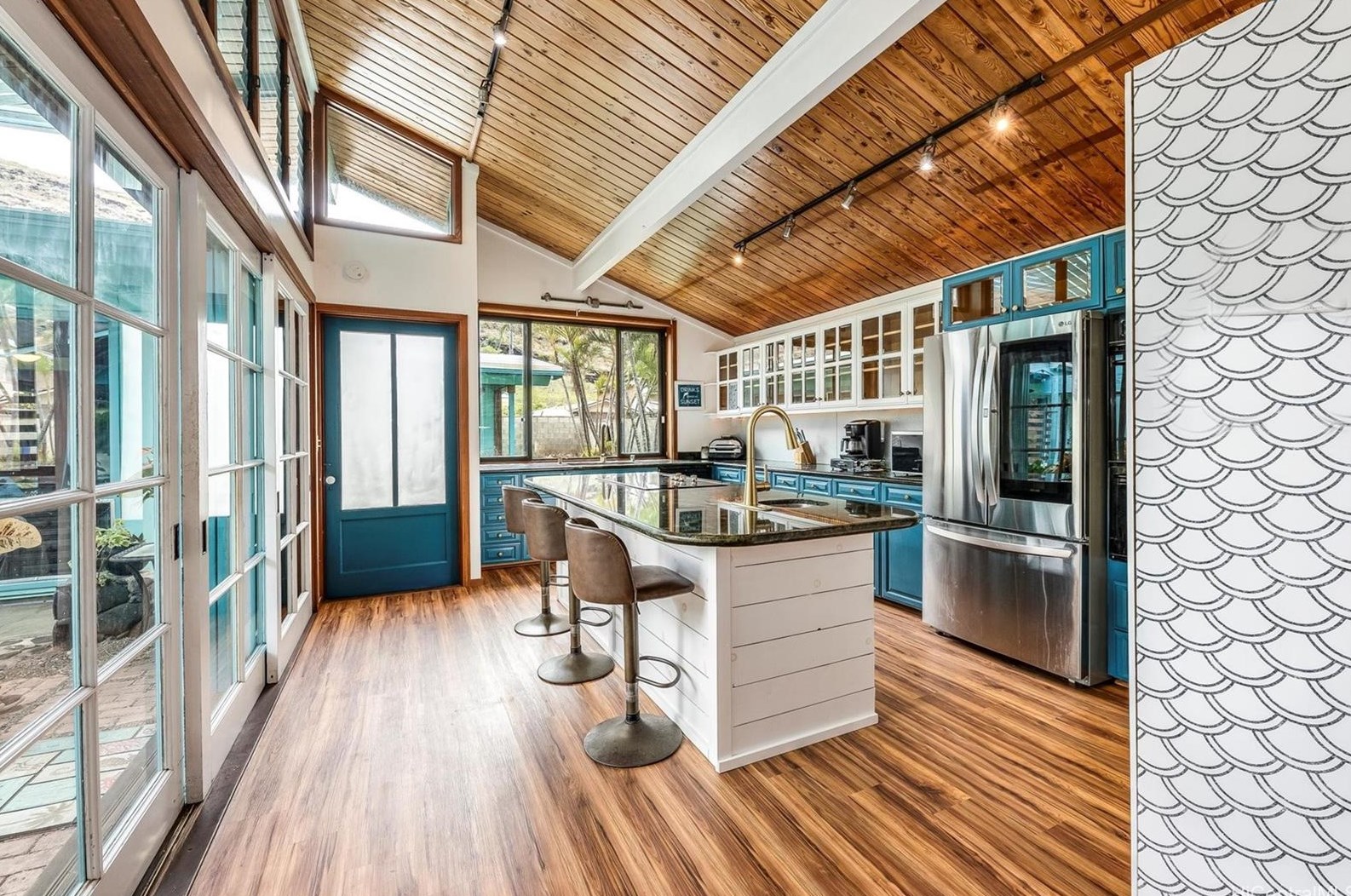 313 Kuliouou Rd, Honolulu HI  96821-2230 exterior