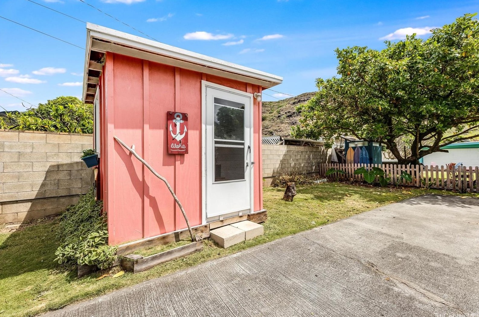313 Kuliouou Rd, Honolulu HI  96821-2230 exterior