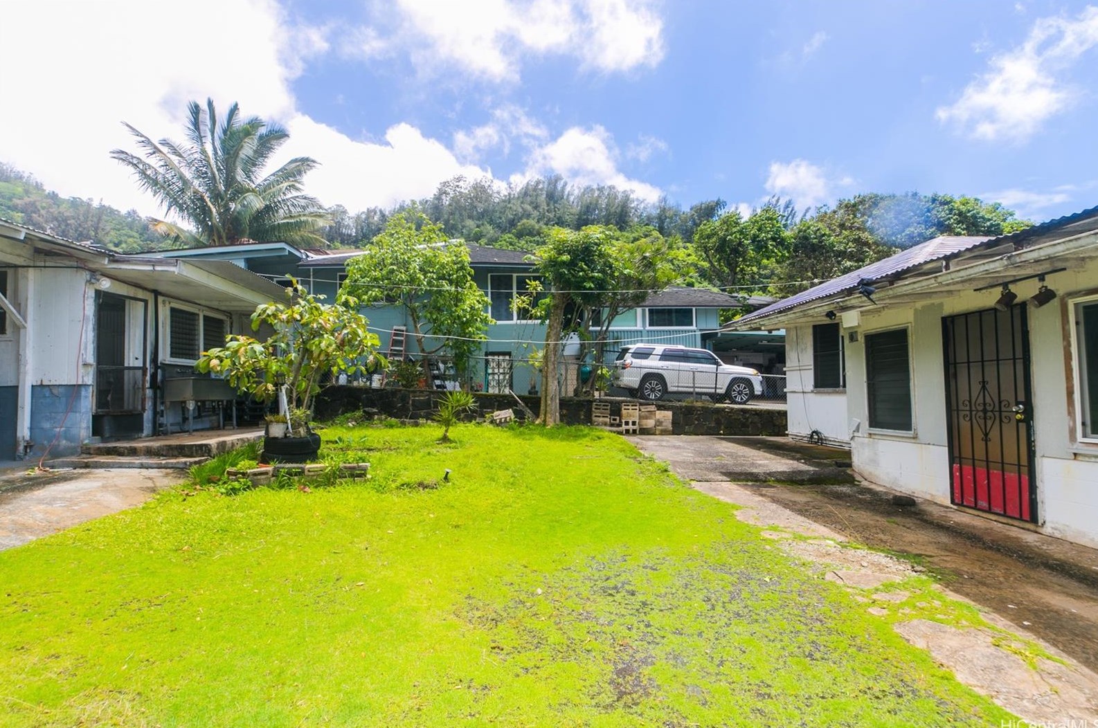 1832 Akone Pl, Honolulu HI  96819-2848 exterior