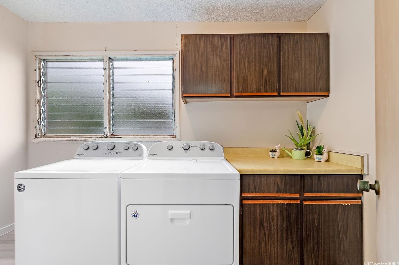 839 Hahaione St, Honolulu HI  96825-1039 exterior