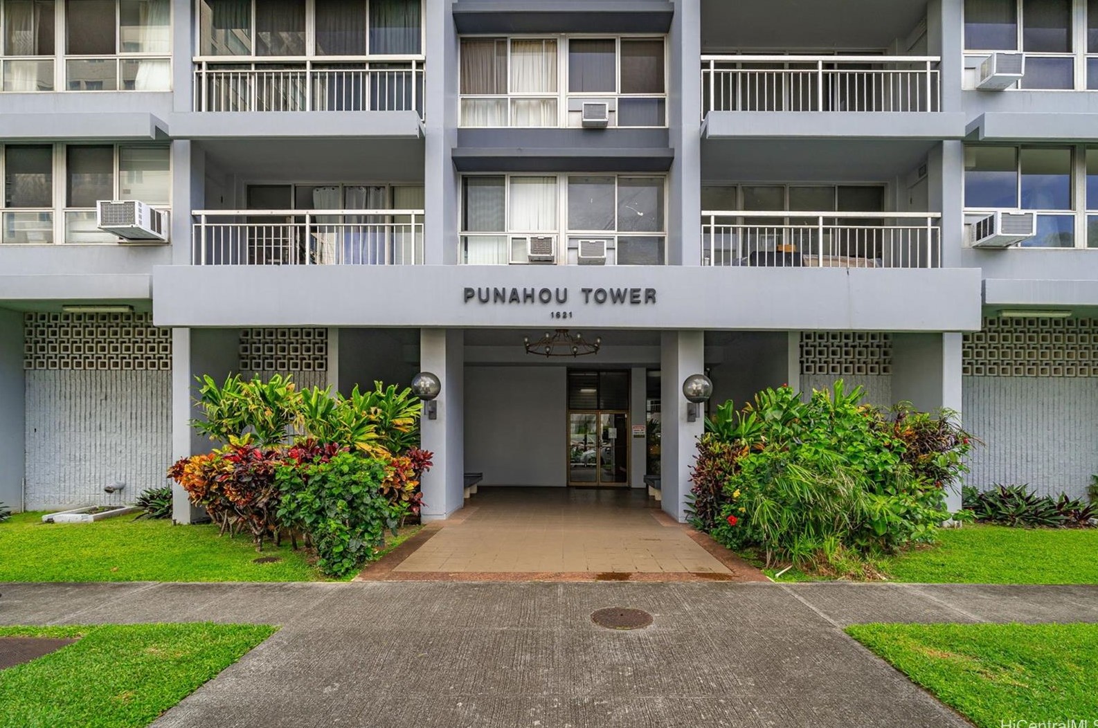 1621 Dole St, Honolulu HI  96822-4824 exterior