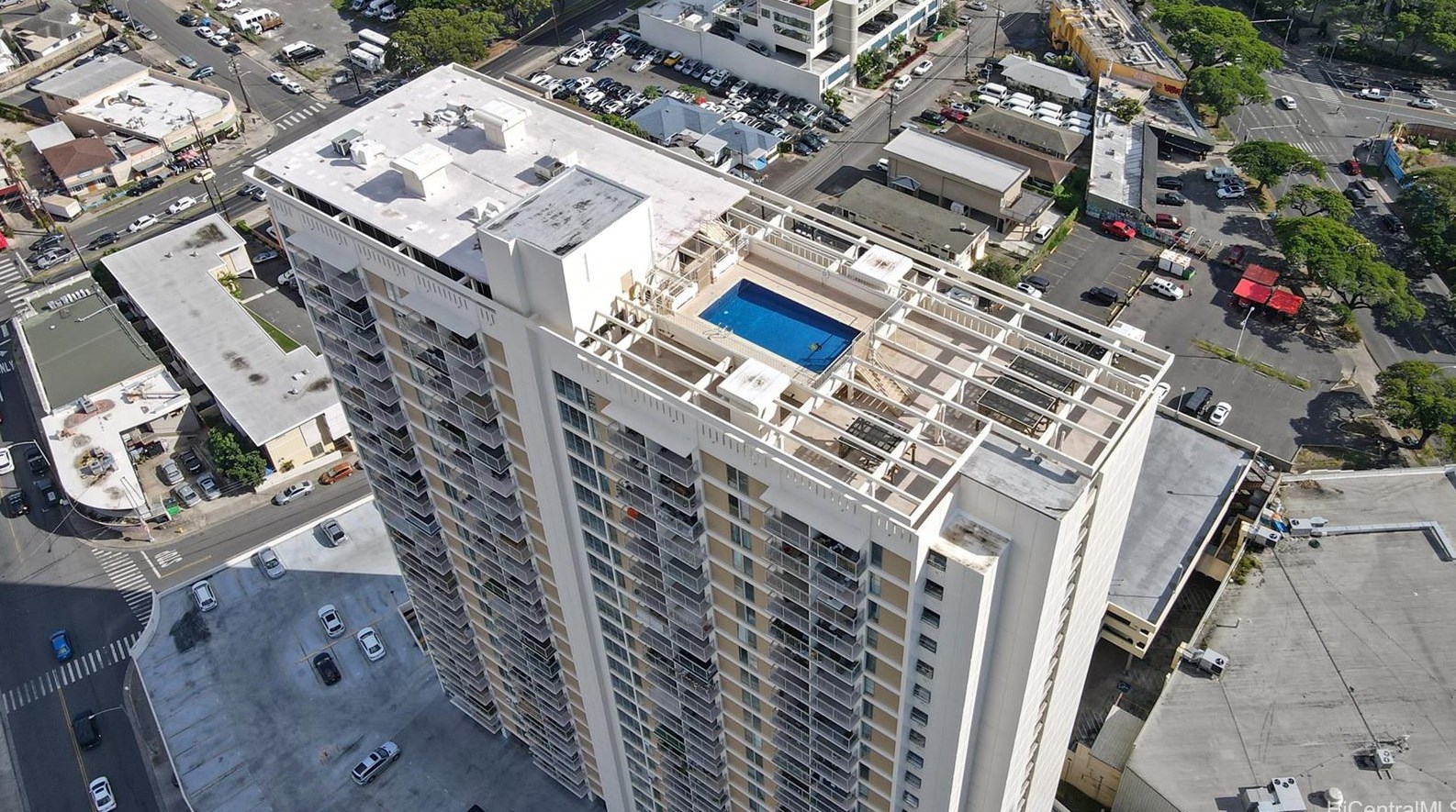 1655 Makaloa St, Honolulu HI  96814-3946 exterior