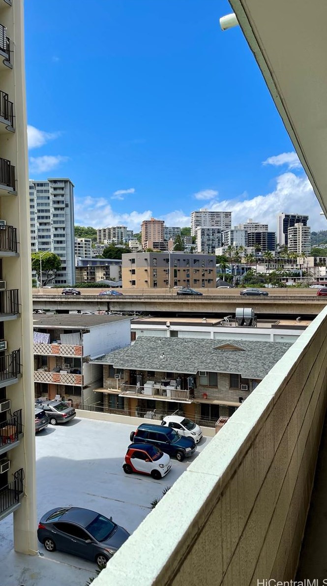 1122 Kinau St, Honolulu HI 96814-1142 exterior